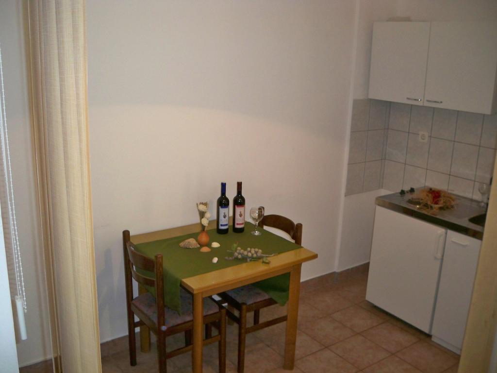 Guesthouse Lucic Orebić Rum bild